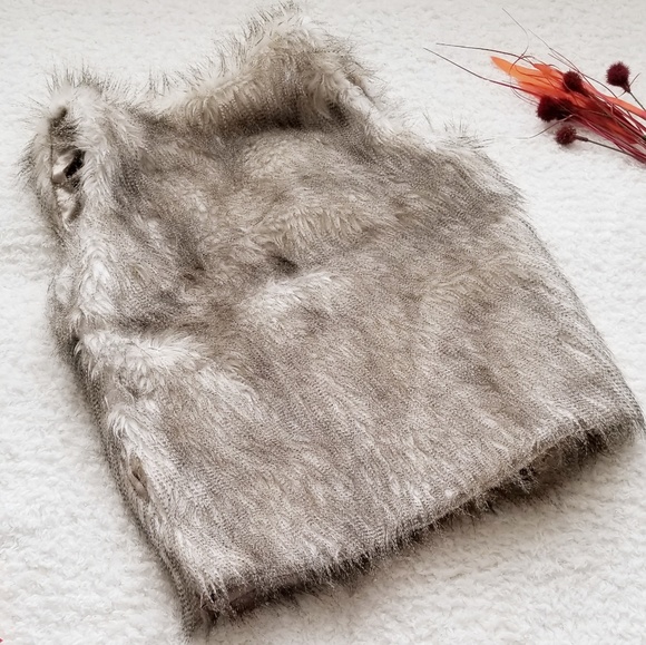 2×($20) FAUX FUR VEST BY FOREVER 21, TAN SIZE L - Picture 2 of 8